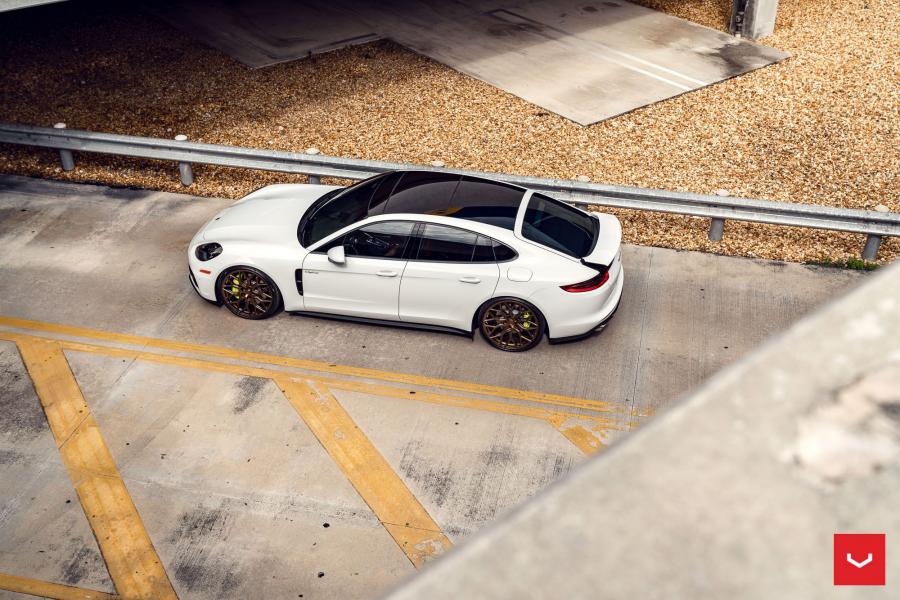  Porsche Panamera 4 on Vossen Wheels 2019 года  (фото 11 из 17)